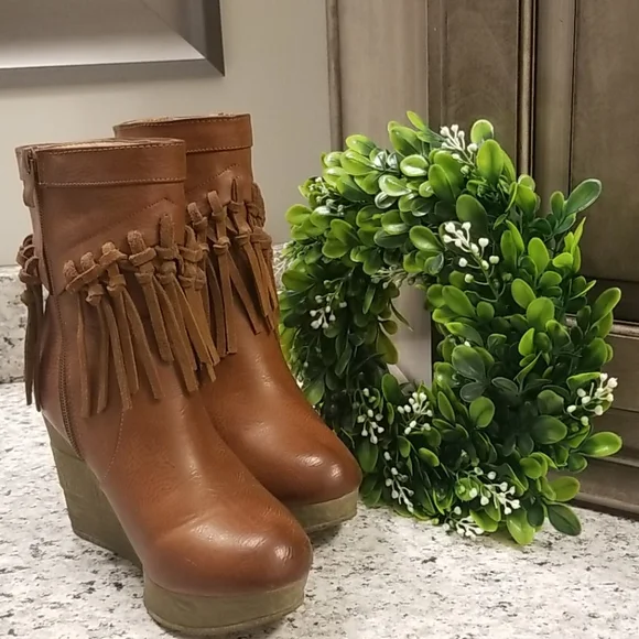 Sbicca booties - Picture 3 of 16